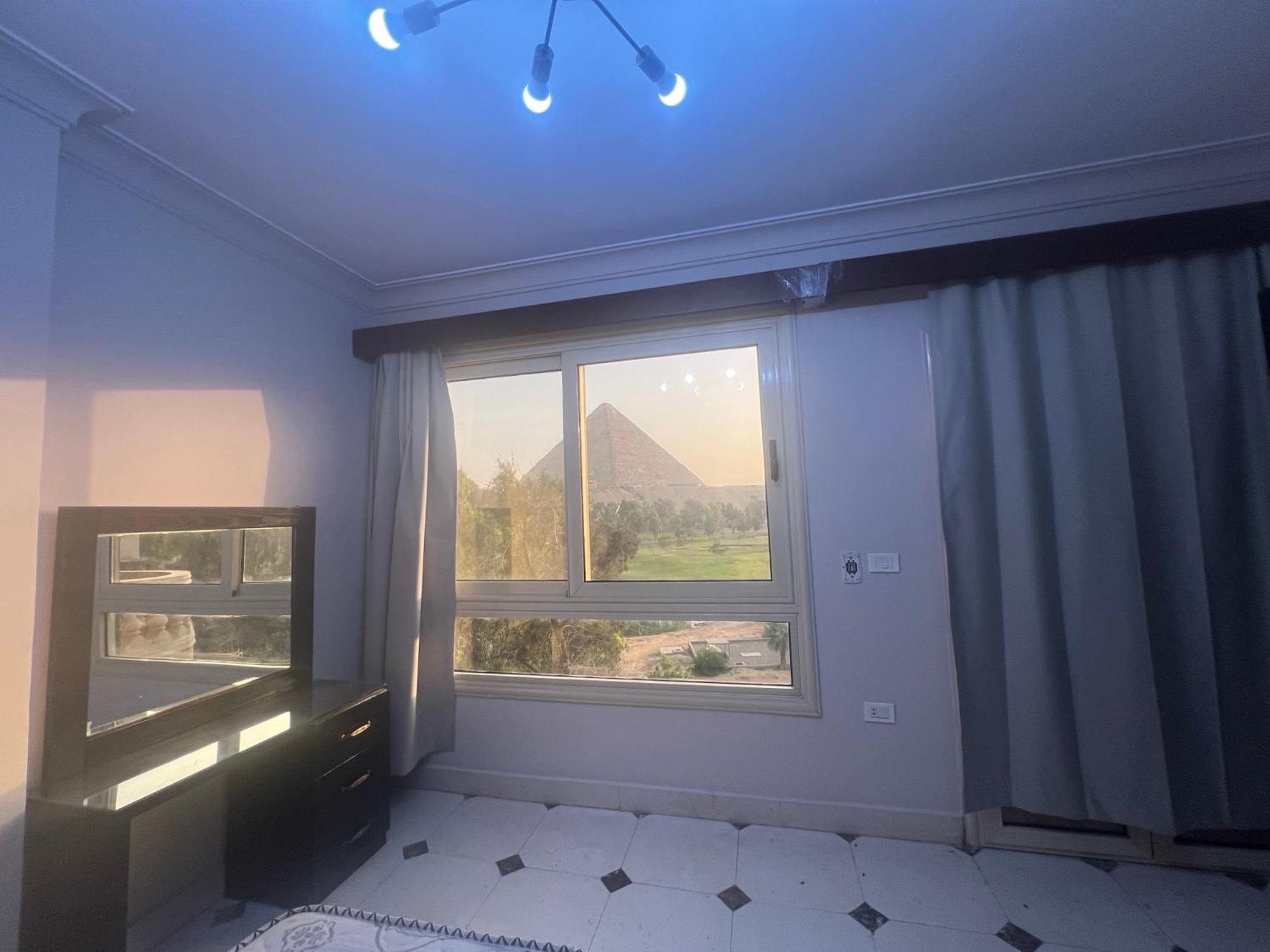 Pyramids Golf Direct View Apartment Cairo