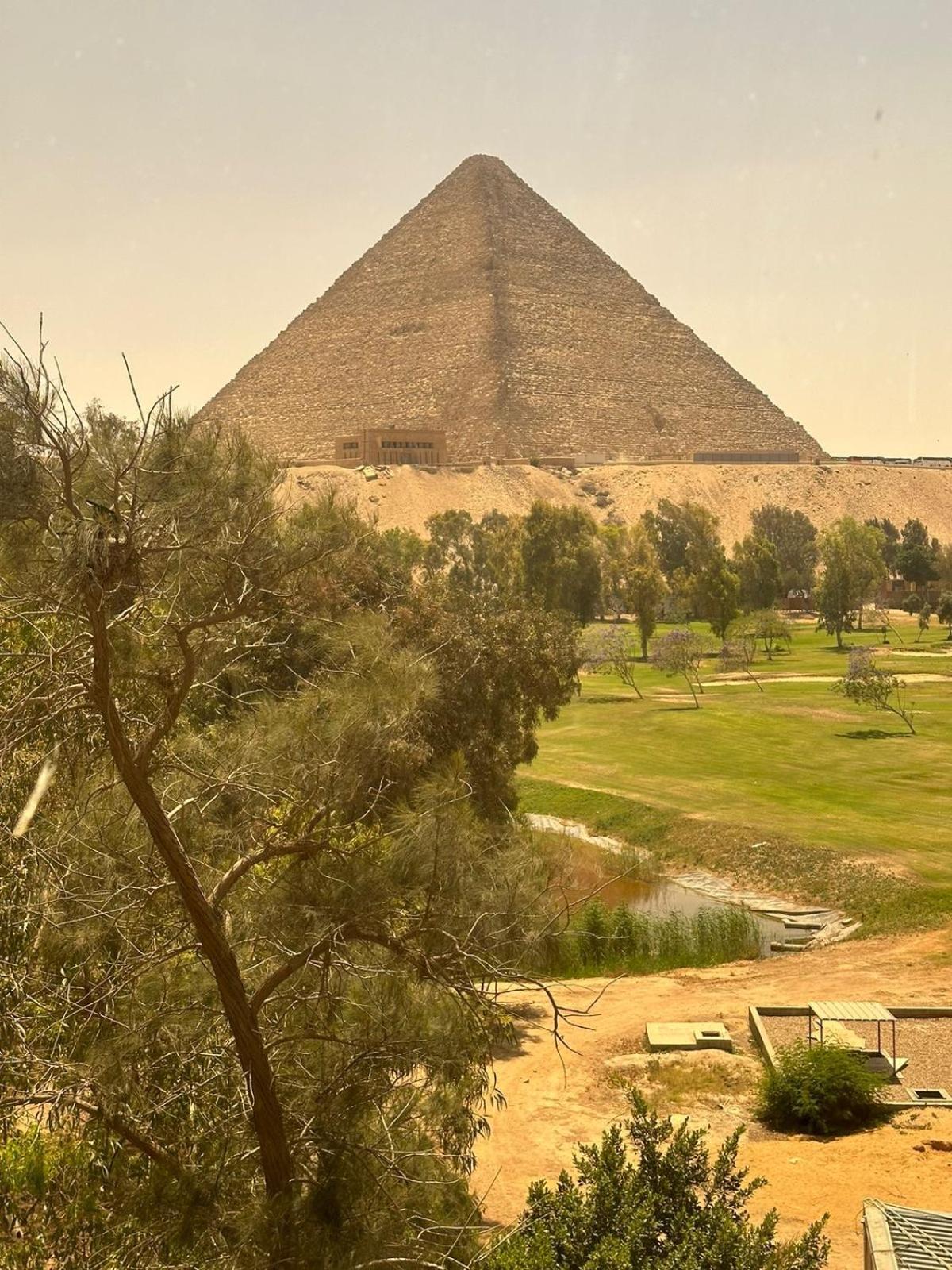 Pyramids Golf Direct View *
